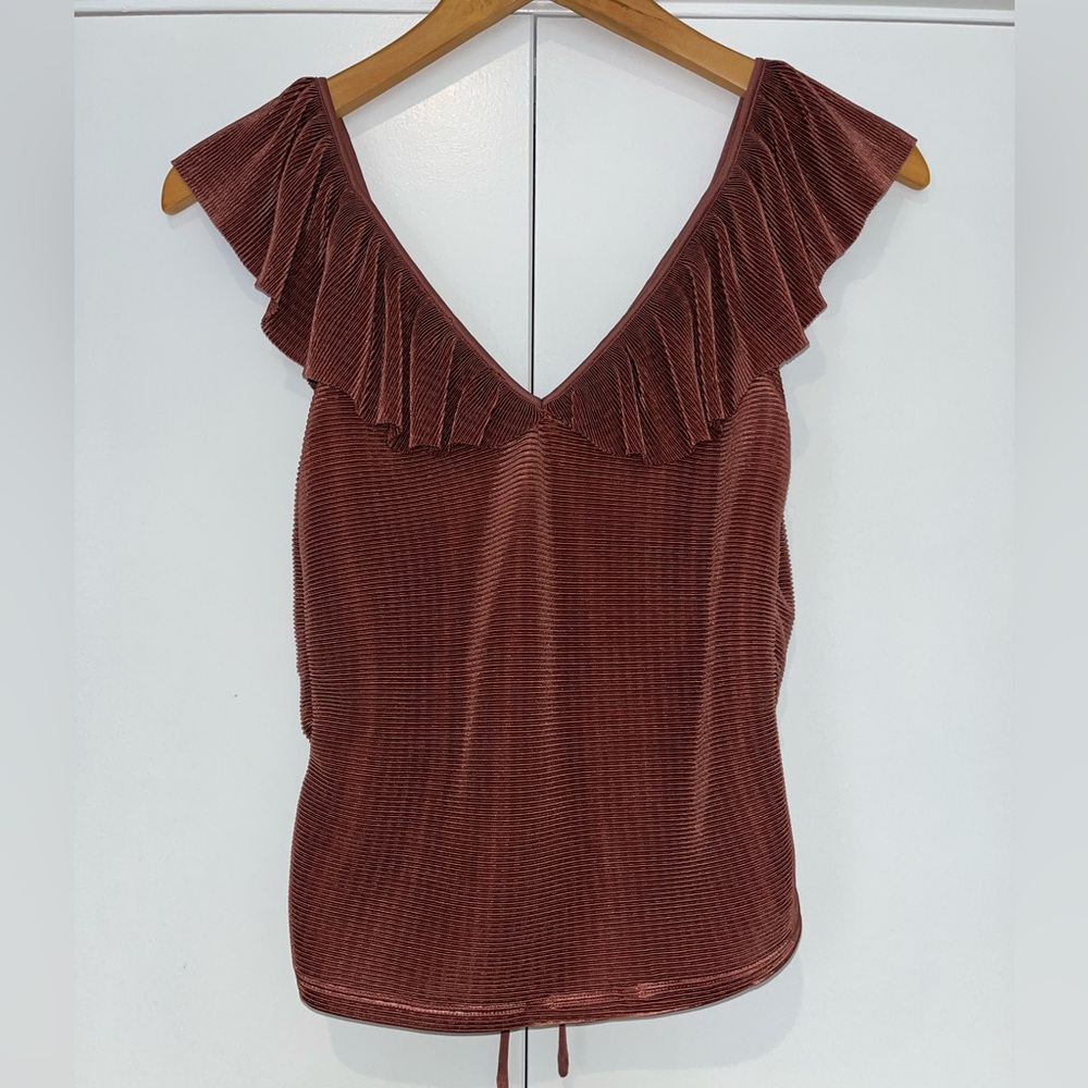Express Ruffle Top - Picture 3 of 5